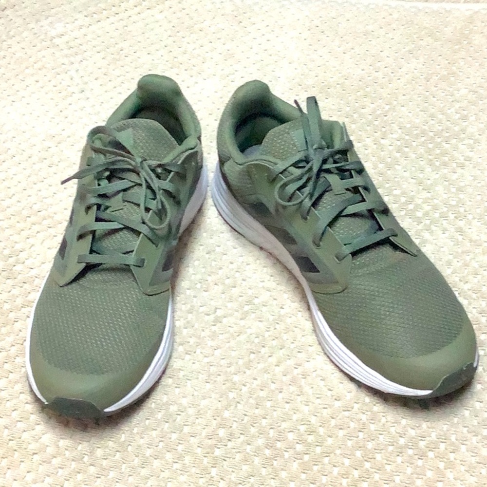 Adidas sneakers, Mens size 11.5